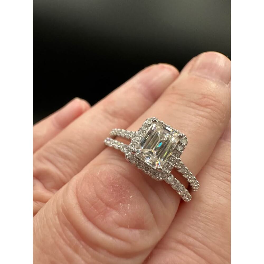 Elegant Emerald Cut Moissanite Engagement Ring Set – 1.42 CT Center – Size 8 NEW